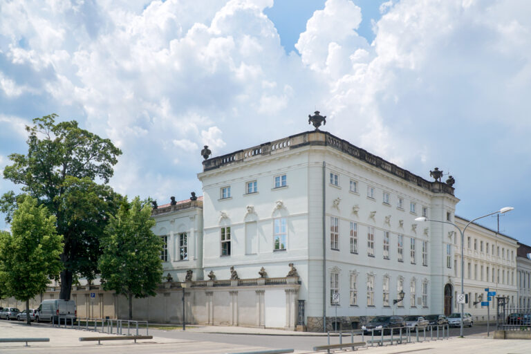 Unbearbeitete Einbürgerungsanträge: Das Innenministerium vernachlässigt seine Aufgabe als zuständige Aufsichtsbehörde