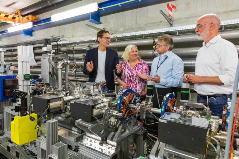 Spitzenforschung mit Teilchenbeschleuniger: Neuer Hoffnungsträger der internationalen Krebsbehandlung aus Brandenburg